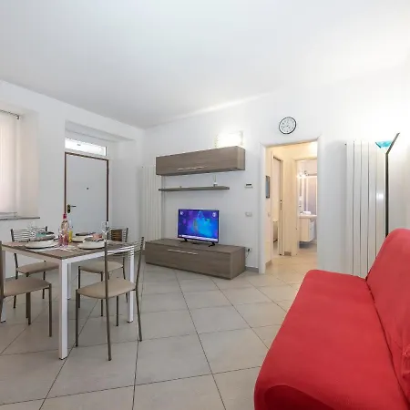 Casa Al Vicolo Di 50mt From - Happy アパート *